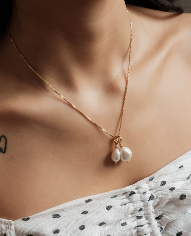 Choker ag925 dorato con charms o senza?
Fateci sapere come lo preferite voi✨
cc @mazzonemelania
#argentoblu
#chokers
#perle