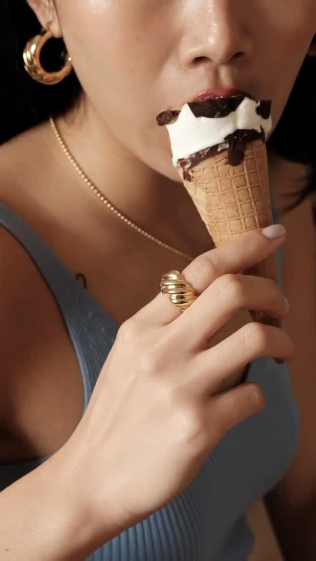 Crunchy✨🍦
Questa promo POP50 è tutta da gustare.
Piccoli capolavori artigianali in ag925 rodiato e dorato e ottone 18k.
#argentoblu
Cc @mazzonemelania @chidolia